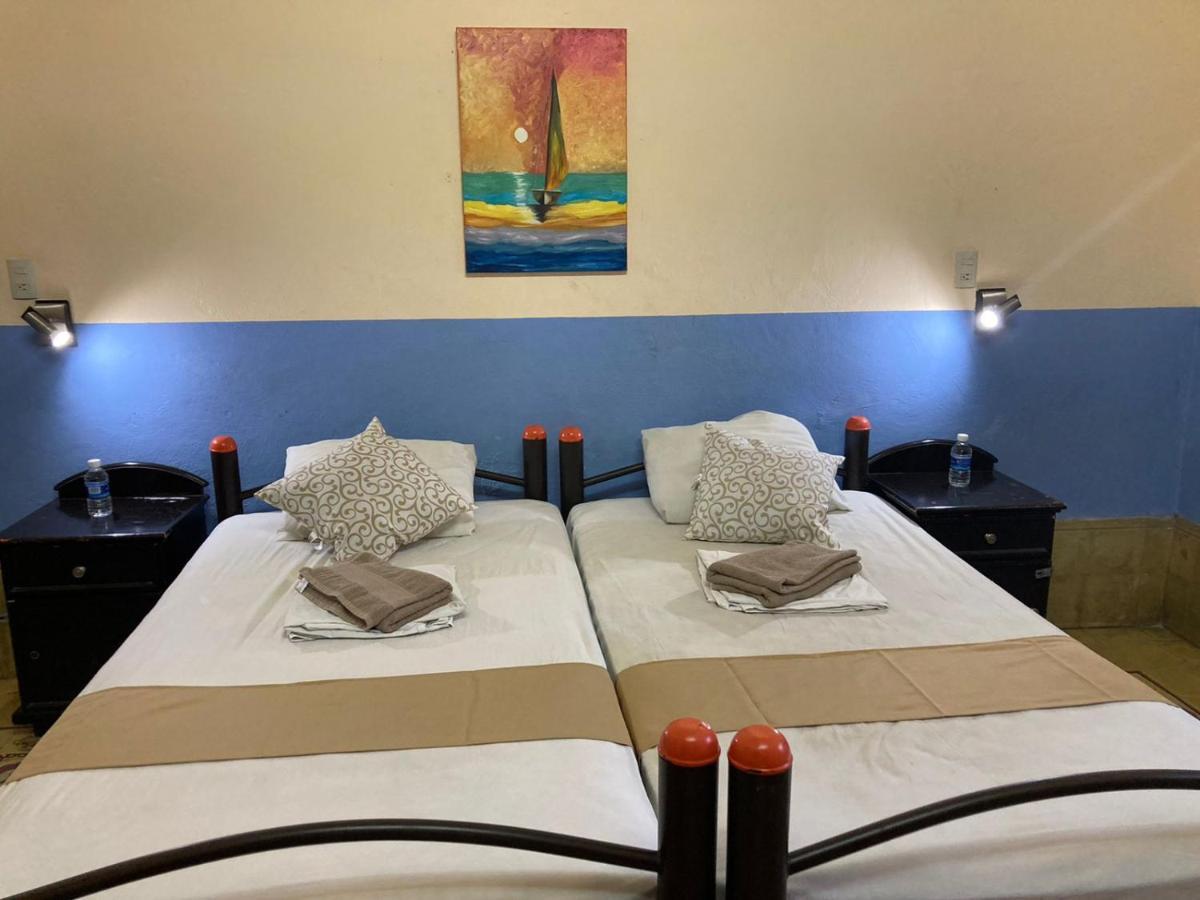 Hostal La Ermita Mérida Extérieur photo